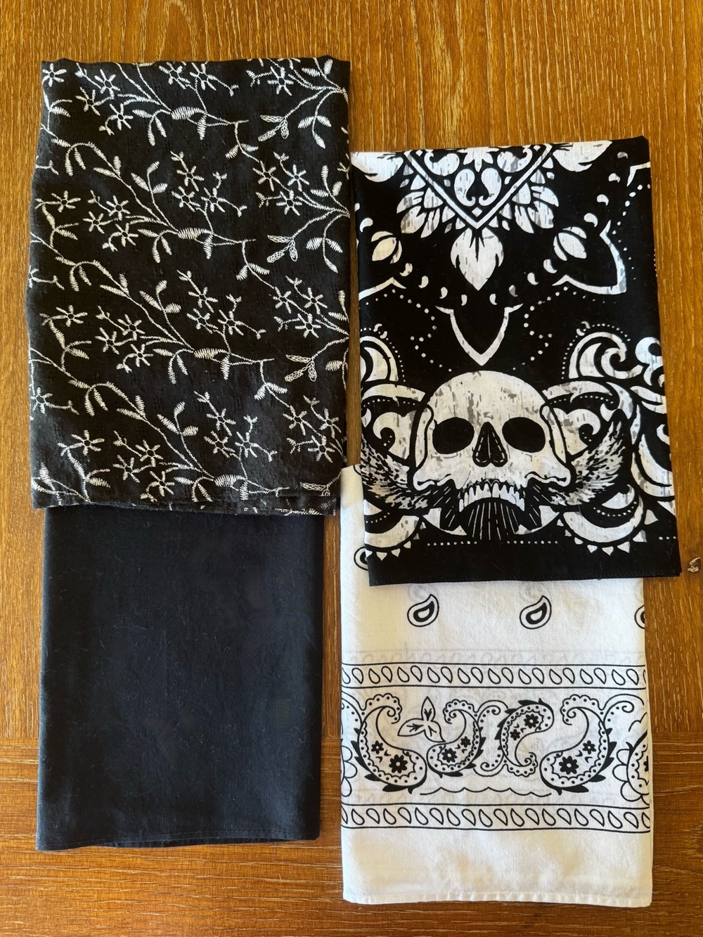 BUNDLE THIS! 1 set of 4 black & white bandanas